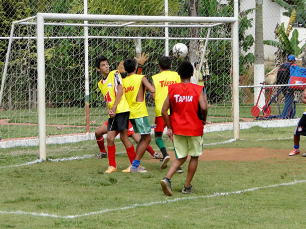AD Pastéis - Escola de Futebol AD Pastéis Rapazes ♂️ Dos 4 aos 13 anos Petizes, Traquinas, Benjamins e Infantis. Raparigas ♀️ Dos 4 aos 19 anos Criação de equipas exclusivamente femininas